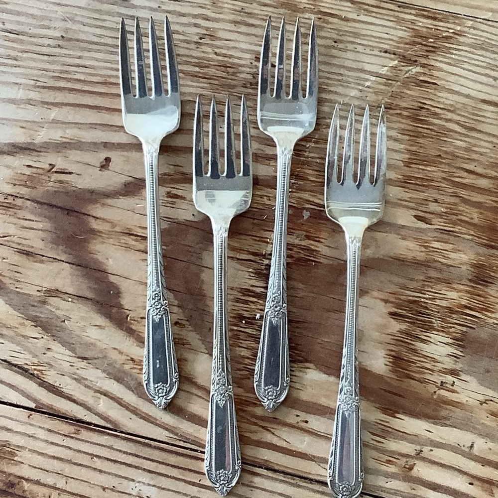 Wm Rogers 1937 Cotillion Pattern Silver Plate 4 Antique Salad Forks